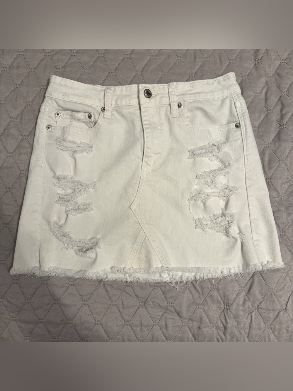 American Eagle White Distressed Denim Mini Skirt - Size 4